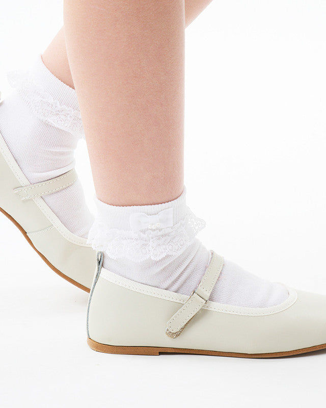 Condor white lace socks with bow detail for girls