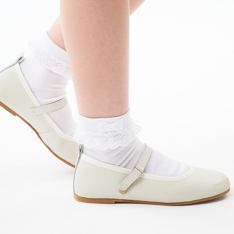 Condor white lace socks with bow detail for girls