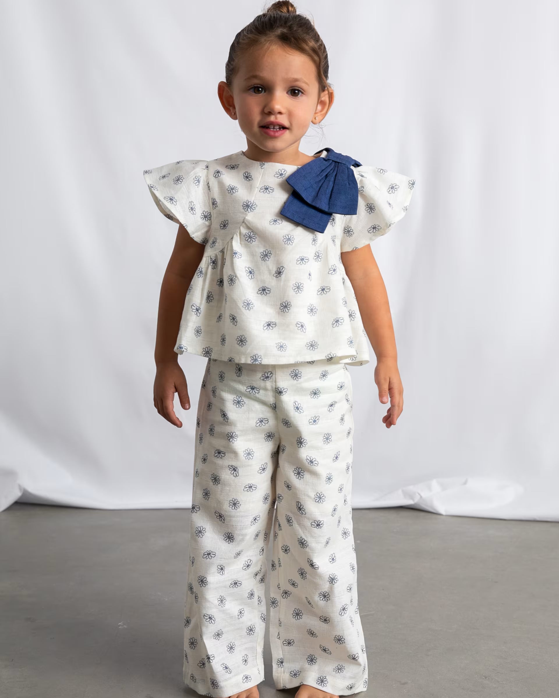 Mayoral girls daisy outfit set top and trousers front view