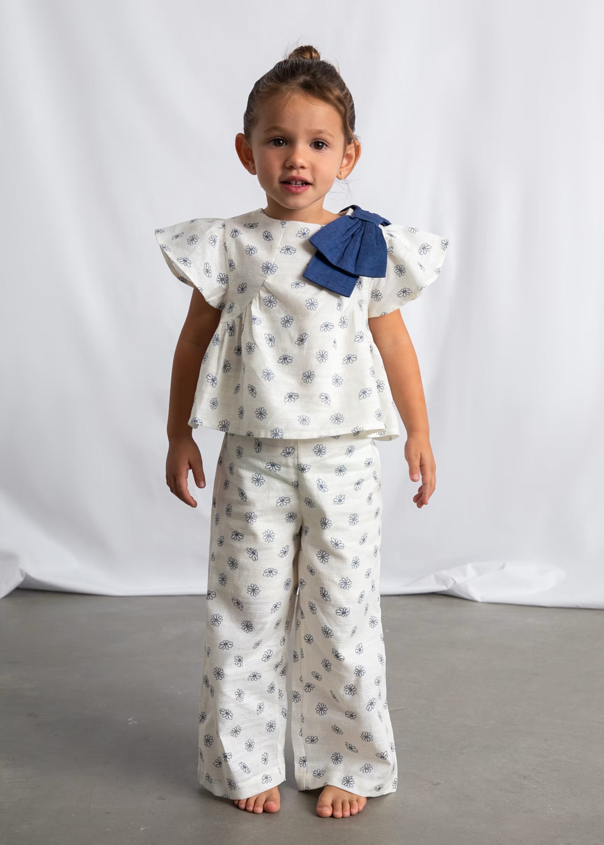 Mayoral girls daisy outfit set top and trousers front view