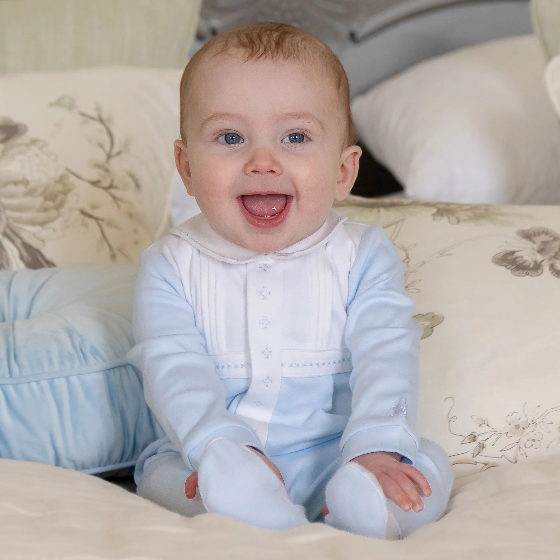  Baby boy modelling Emile et Rose Matthew blue and white occasion babygrow